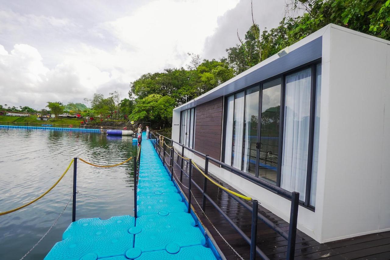 Roxy Tasik Biru Resort City Bau Exterior foto