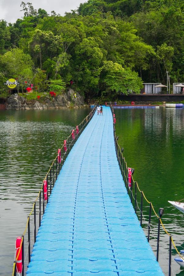 Roxy Tasik Biru Resort City Bau Exterior foto