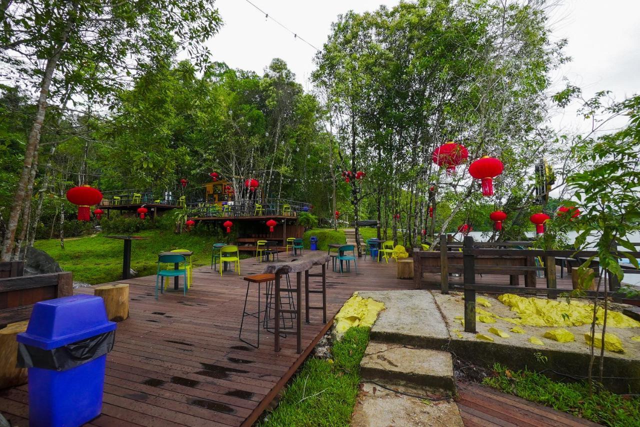 Roxy Tasik Biru Resort City Bau Exterior foto