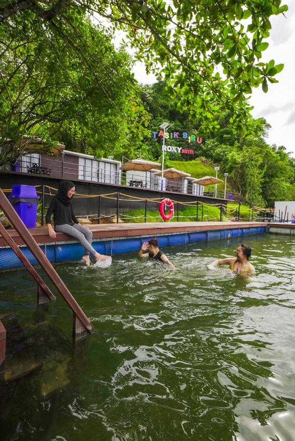 Roxy Tasik Biru Resort City Bau Exterior foto